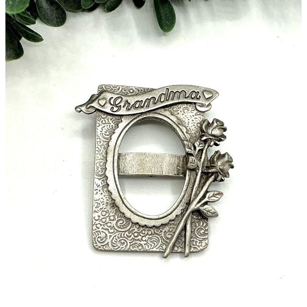 Grandma Brooch Pin With Floral Design and Ribbon Banner In Pewter Finish